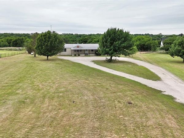 9721 Limestone Court, Joshua, TX 76058