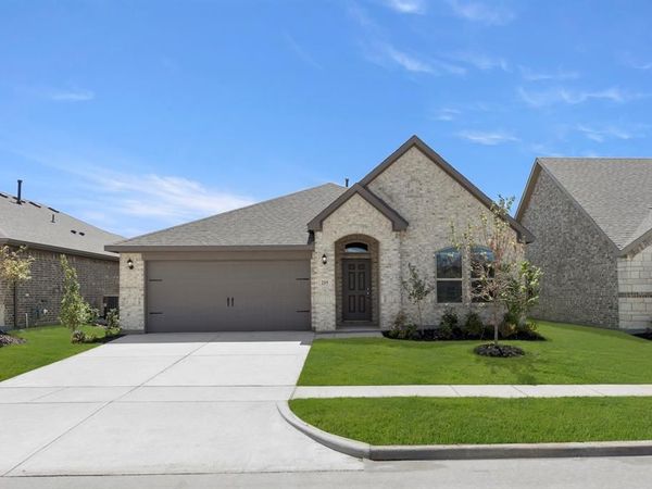 215 Van Horn Drive, Terrell, TX 75160