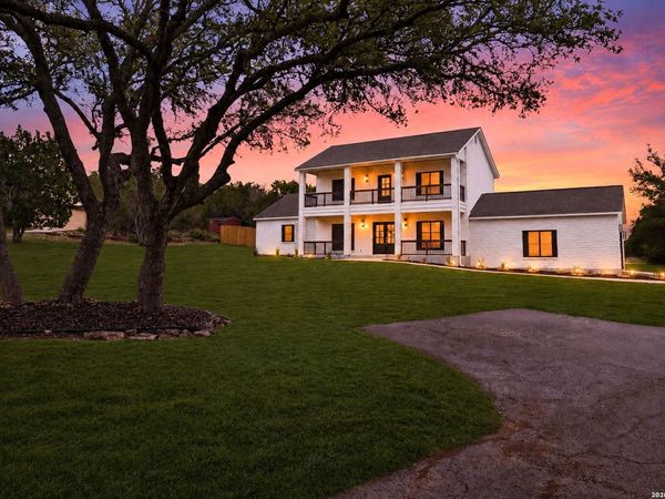 150 LAKE VIEW DR, Boerne, TX 78006