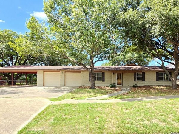 7609 LINKSIDE ST, San Antonio, TX 78240