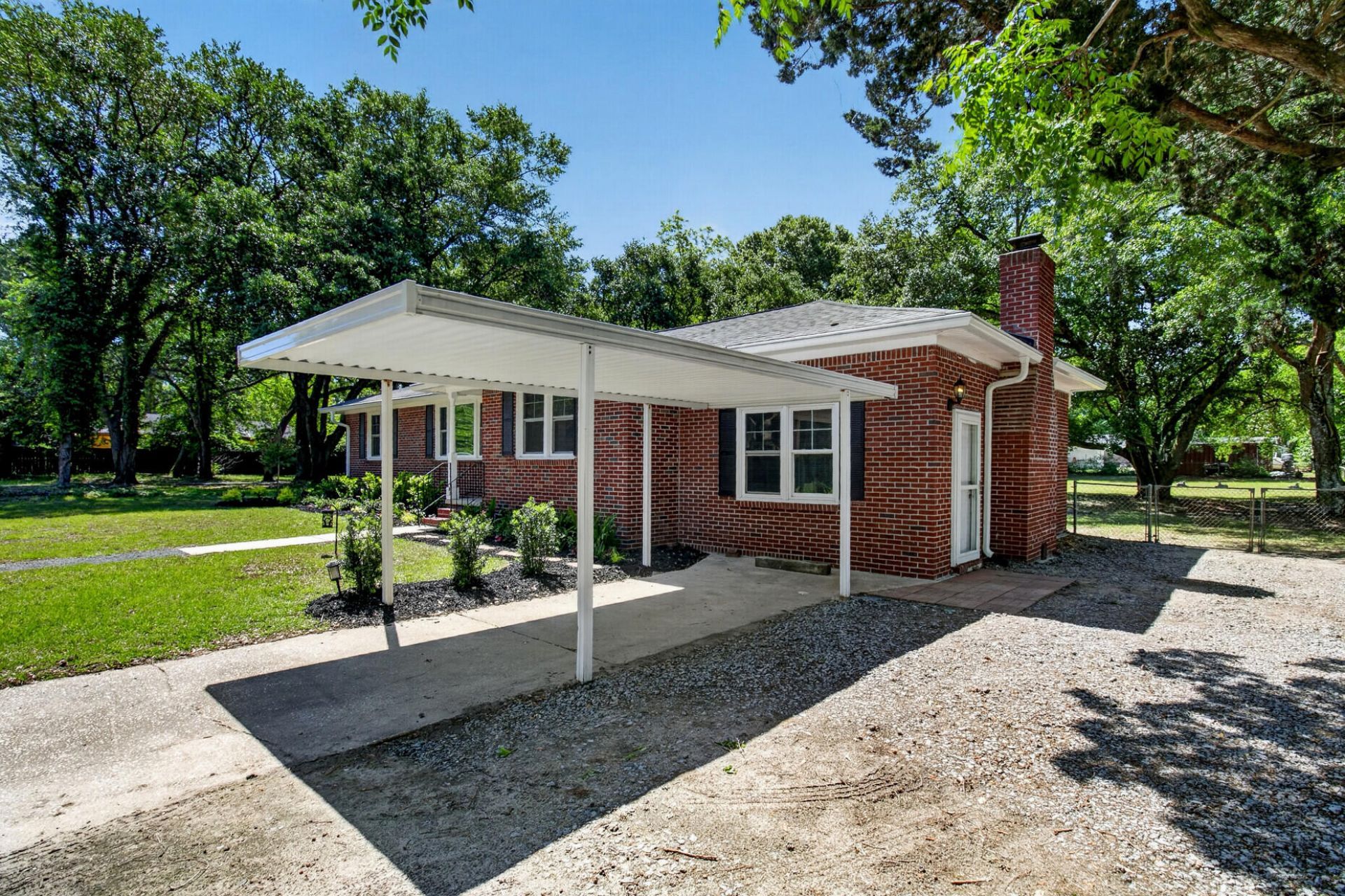 211 6th Avenue Photo 4