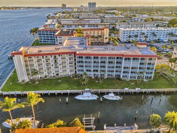 105 Paradise Harbour Boulevard, Unit 108, North Palm Beach, FL 33408