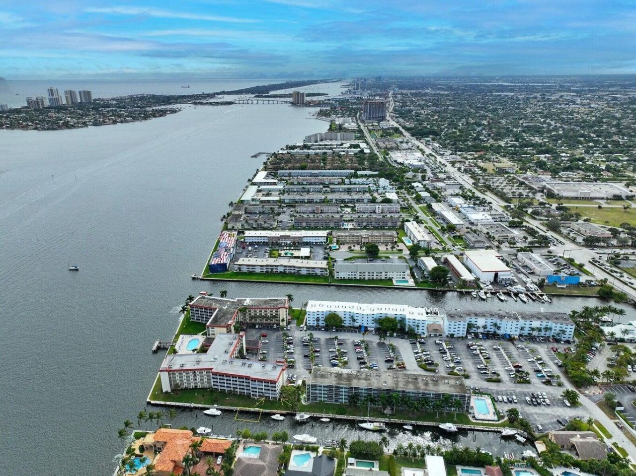 105 Paradise Harbour Boulevard, Unit 108, North Palm Beach, FL 33408 Photo