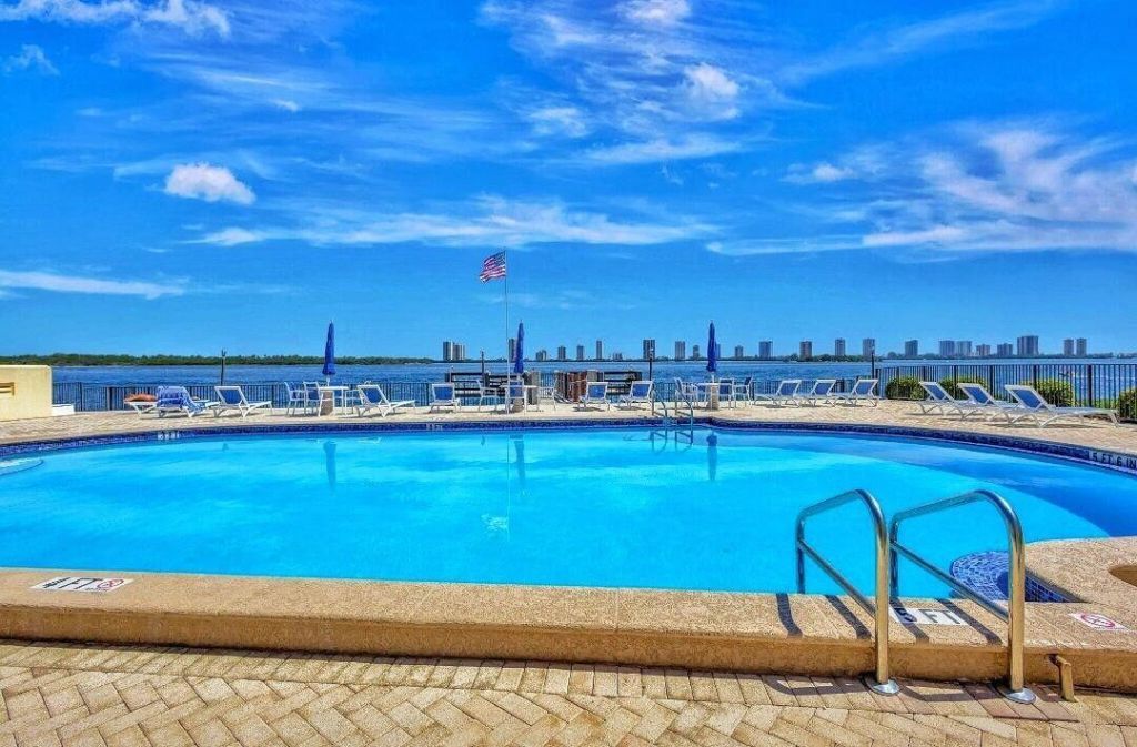 105 Paradise Harbour Boulevard, Unit 108, North Palm Beach, FL 33408 Photo