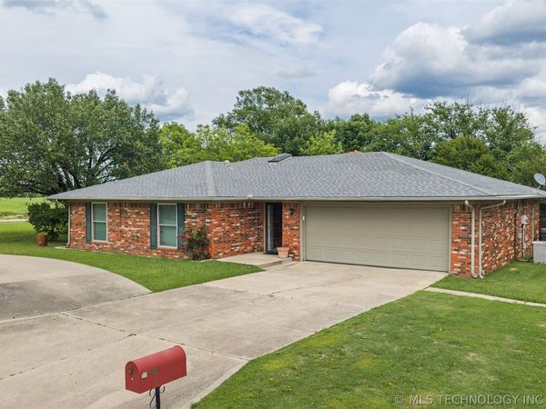 1726 Downing Street , Ardmore, OK 73401