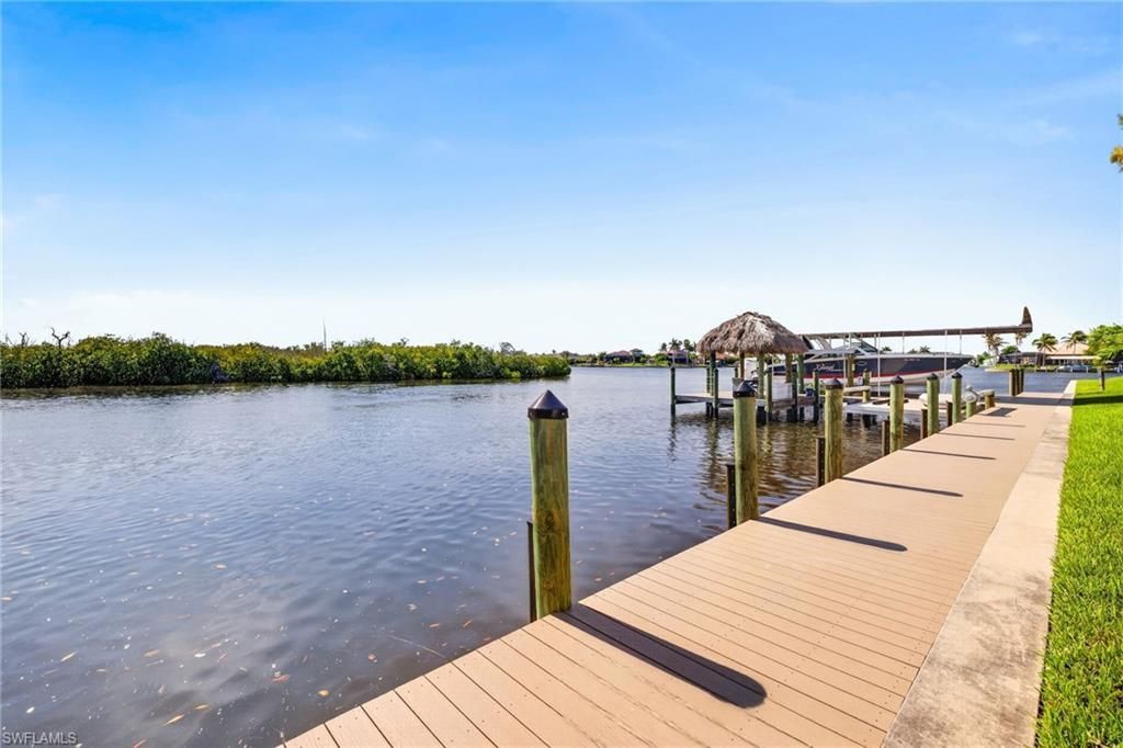 872 W Cape Estates Cir, Cape Coral, FL 33993 Photo