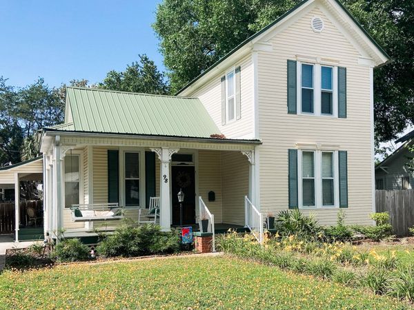 98 E Live Oak Avenue, DeFuniak Springs, FL 32435