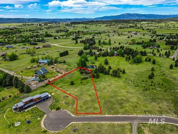 14 Comfort Ct., McCall, ID 83638