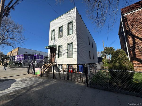 6353 60th Place , Ridgewood, NY 11385