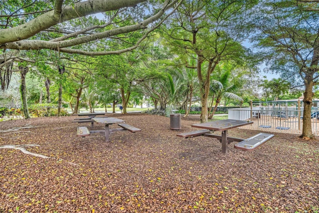 103 Cameron Ct, Weston, FL 33326 Photo