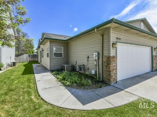 912 S Diamond St., Nampa, ID 83686
