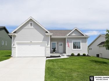 10560 Port Royal Drive , Papillion, NE 68046