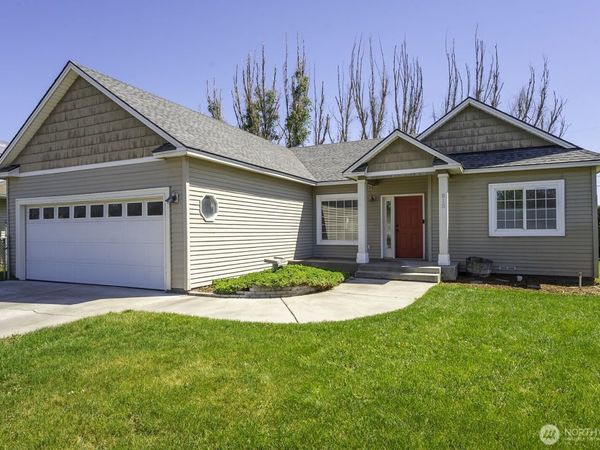 813 NW Sunburst Court, Moses Lake, WA 98837