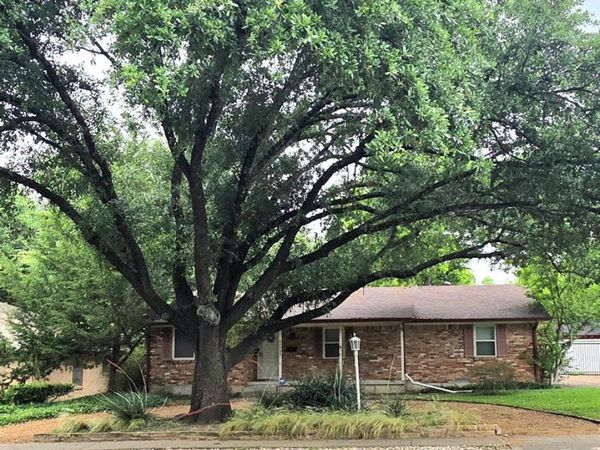 10711 Clearbrook Lane, Dallas, TX 75218