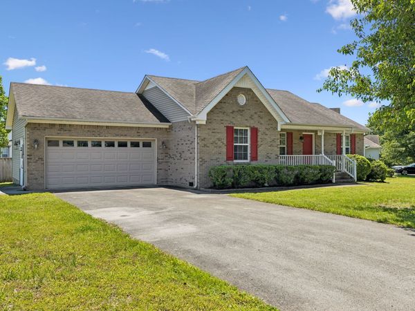 1921 Littleton Ct , Columbia, TN 38401