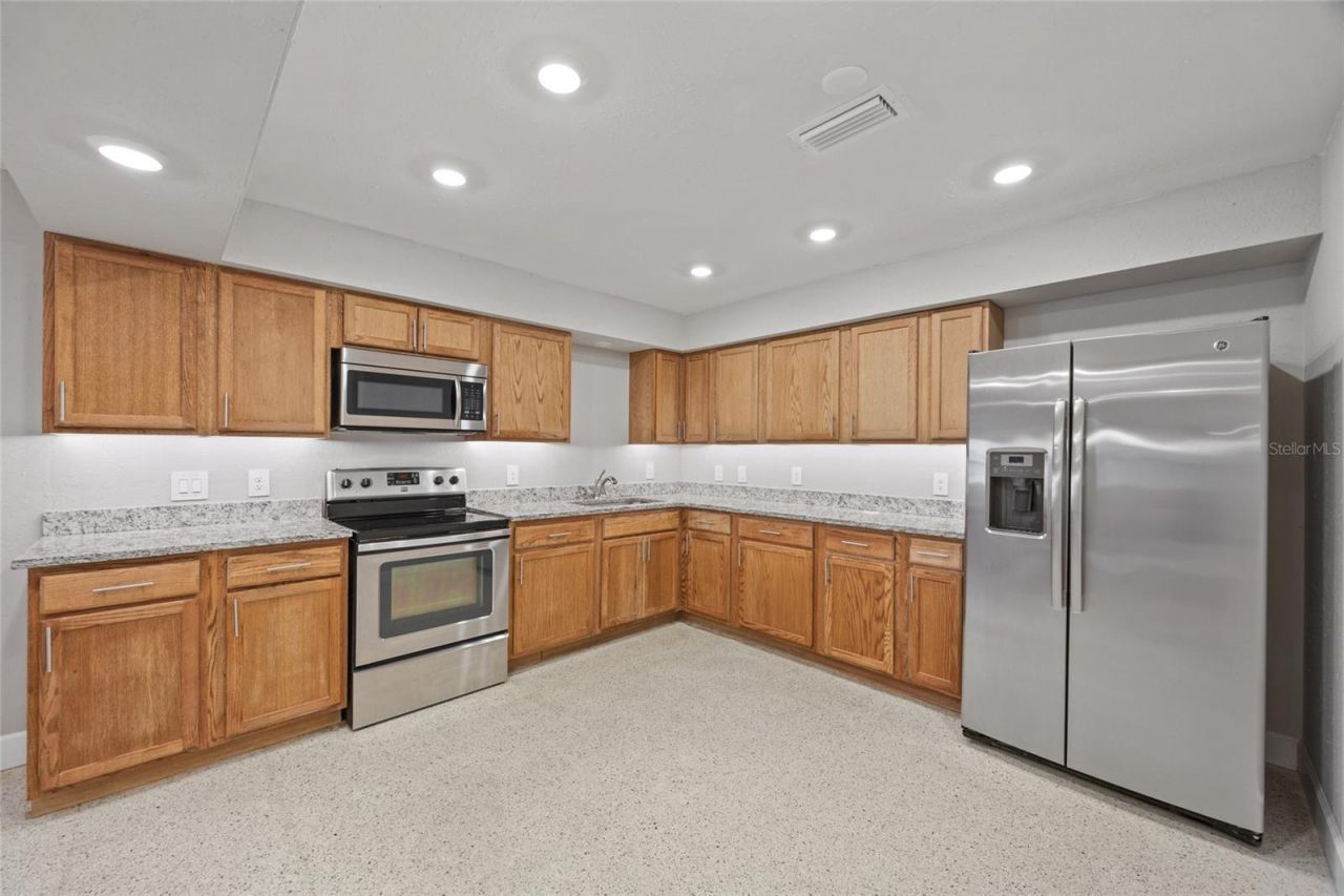 409 Debra Drive, Brandon, FL 33510 Photo