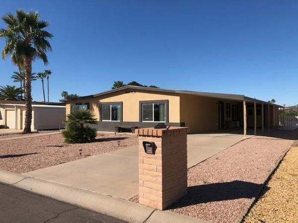25424 S Wyoming Avenue, Sun Lakes, AZ 85248