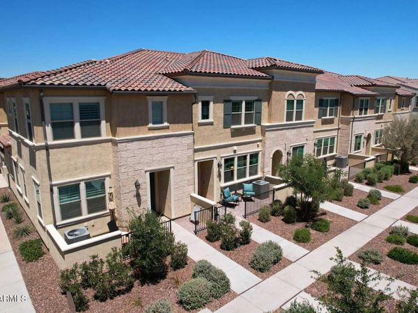1823 E Chelsea Lane, Unit 102, Gilbert, AZ 85295