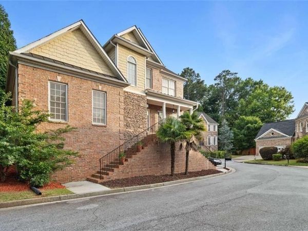 1711 Summit Glen Lane , Atlanta, GA 30329