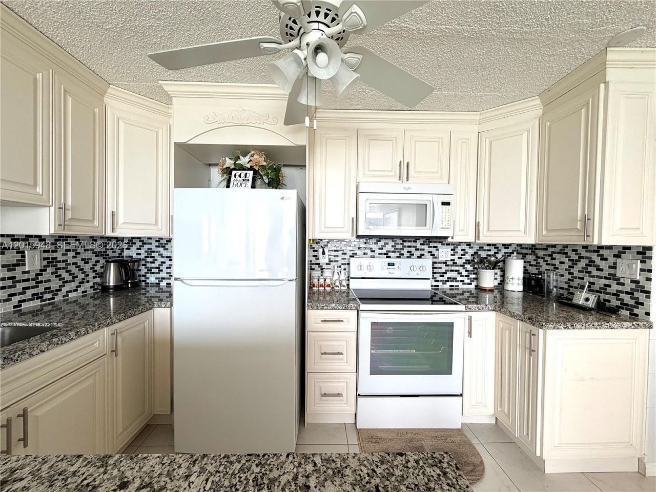 7135 Collins Ave , Unit 1214, Miami Beach, FL 33141 Photo
