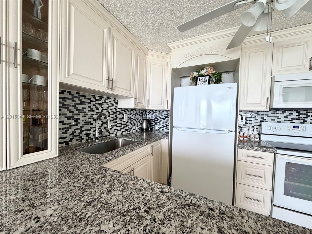 7135 Collins Ave , Unit 1214, Miami Beach, FL 33141 Photo