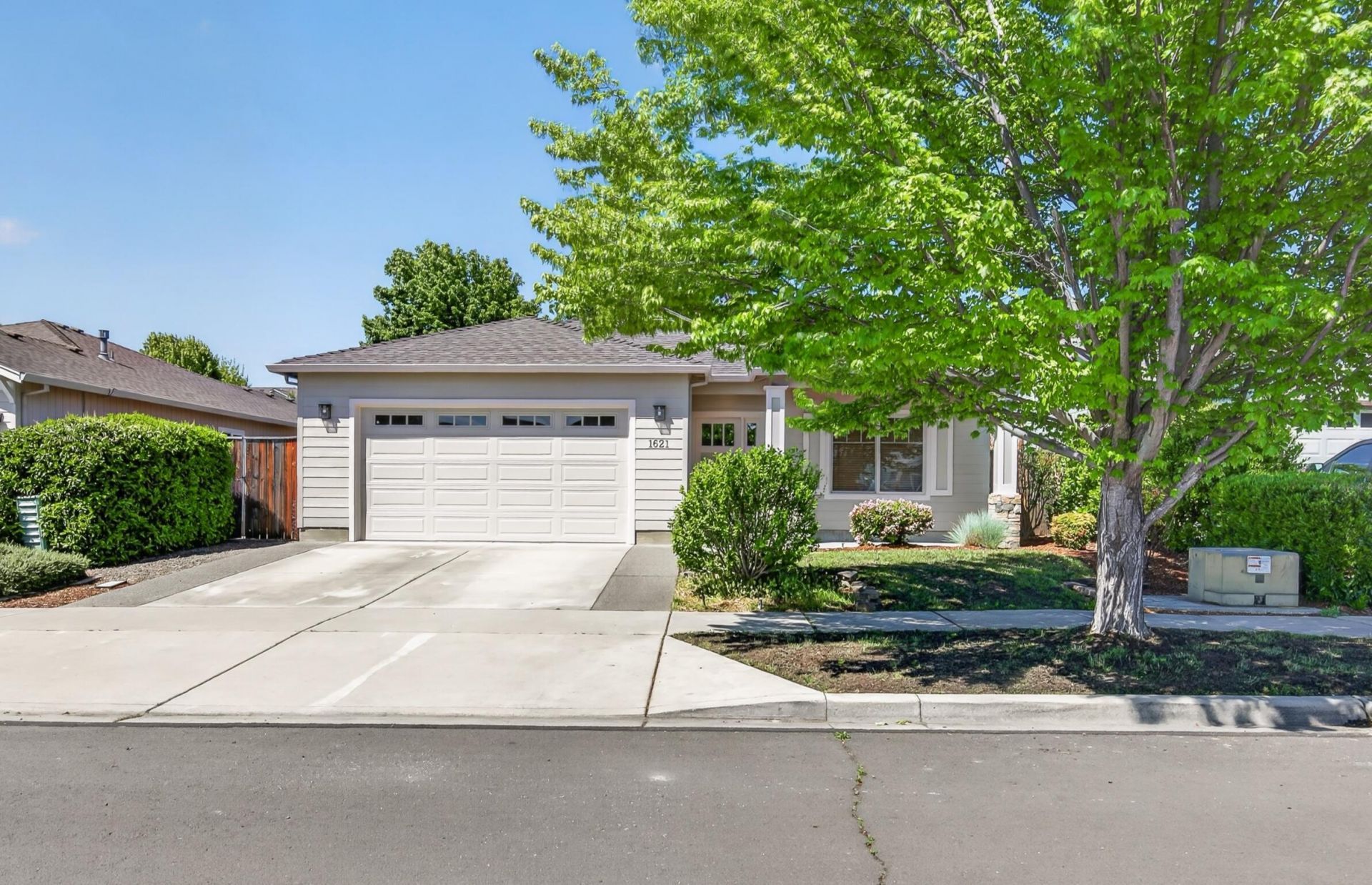 1621 Monarch Lane, Medford, OR 97504 Main Photo