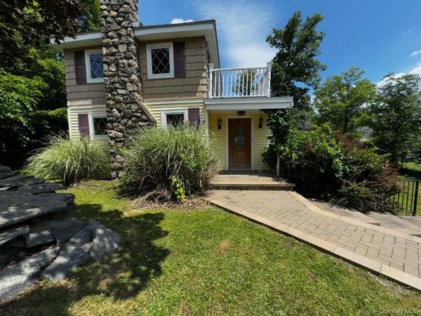 8 Lake Avenue , Monroe, NY 10950
