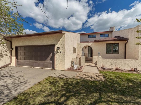 94 Prairiewood Drive S, Unit D, Fargo, ND 58103