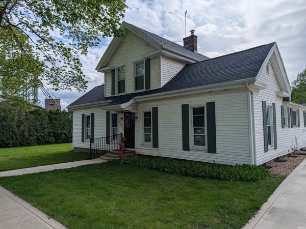 7479 N Albion Street, Wawaka, IN 46794