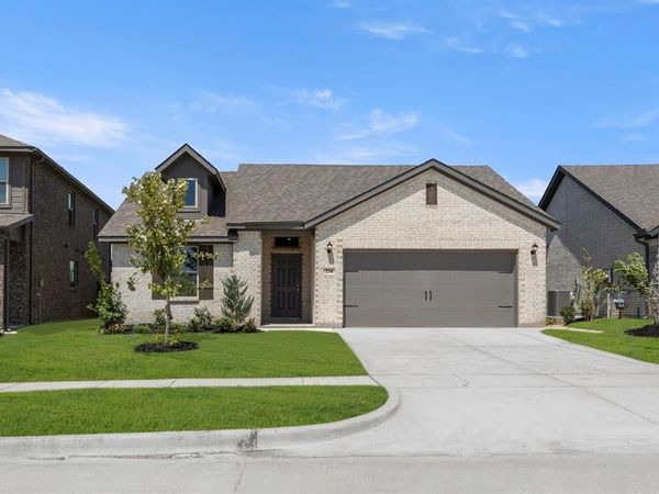 214 Bandit Trail, Terrell, TX 75160