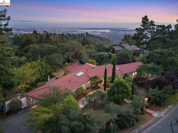 12131 Skyline Blvd, Oakland, CA 94619