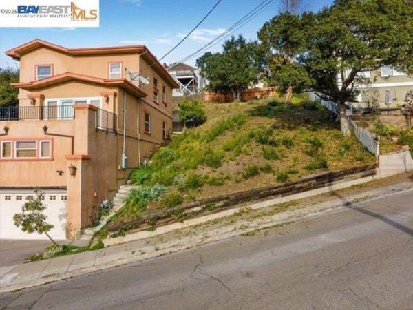6338 Buena Ventura Ave, Oakland, CA 94605