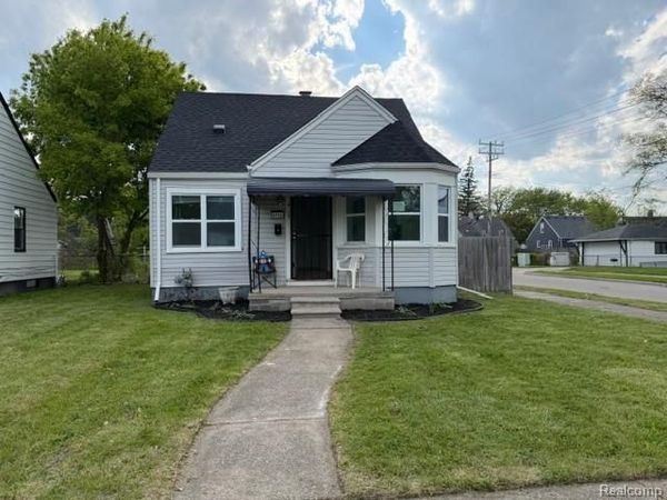 8115 Grandville Avenue, Detroit, MI 48228