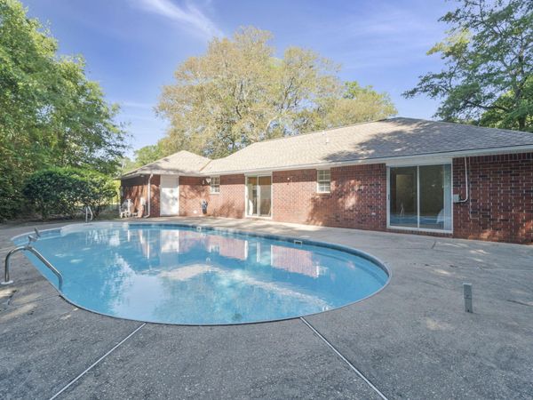 5708 Bentley Circle, Milton, FL 32570