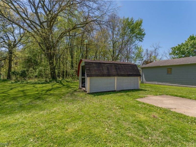 4365 Burkey Road, Austintown, OH 44515 Photo 32
