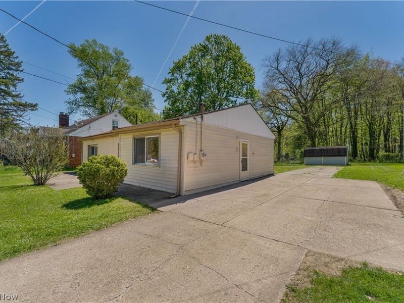 4365 Burkey Road, Austintown, OH 44515 Photo 4