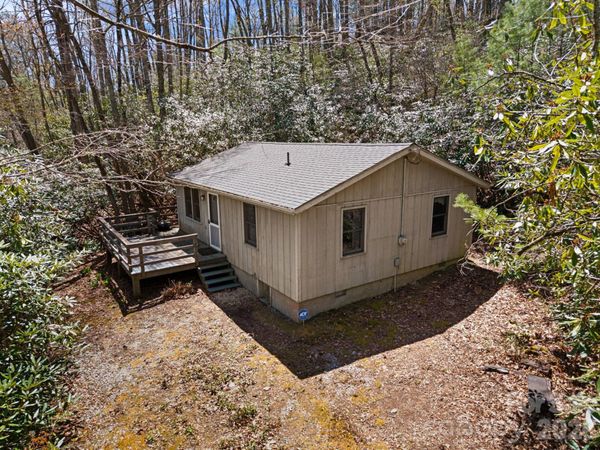 8977 Rose Hollow Avenue , Newland, NC 28657
