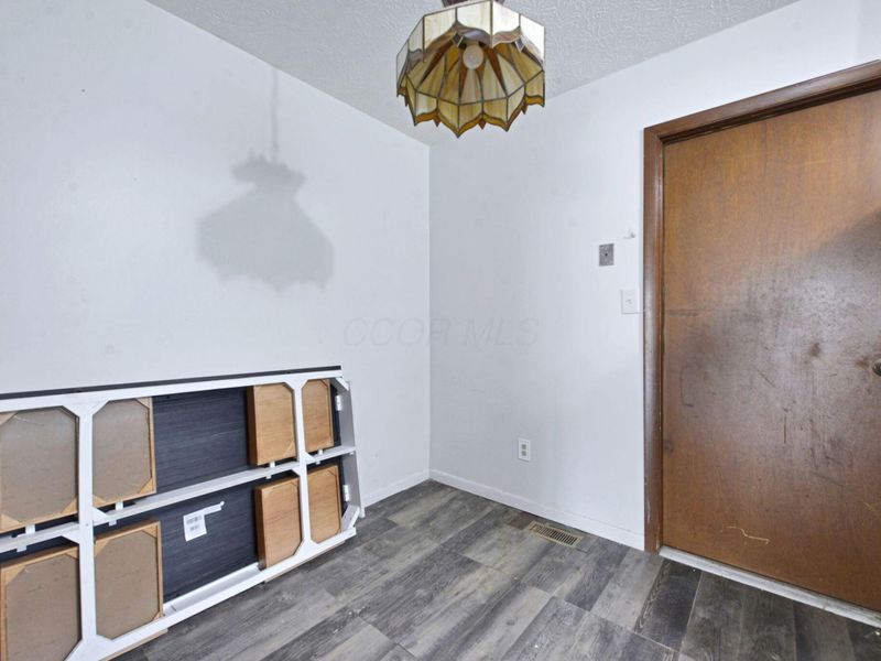 5261 Deignese Place , Unit 17A, Columbus, OH 43228 Photo 11