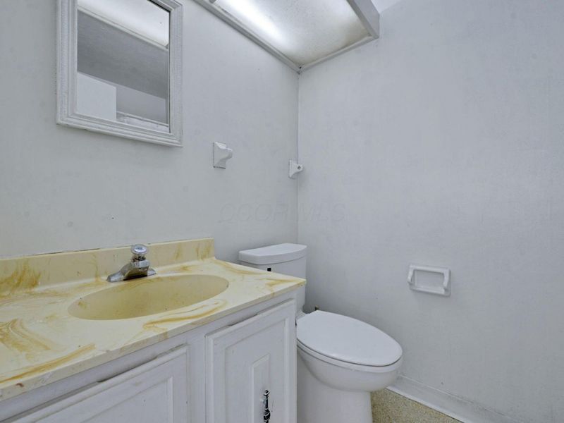 5261 Deignese Place , Unit 17A, Columbus, OH 43228 Photo 15