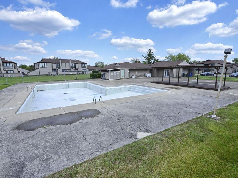5261 Deignese Place , Unit 17A, Columbus, OH 43228 Photo 24