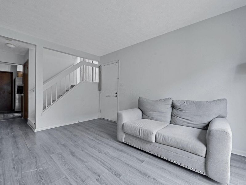 5261 Deignese Place , Unit 17A, Columbus, OH 43228 Photo 6