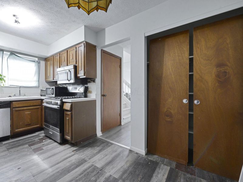 5261 Deignese Place , Unit 17A, Columbus, OH 43228 Photo 9