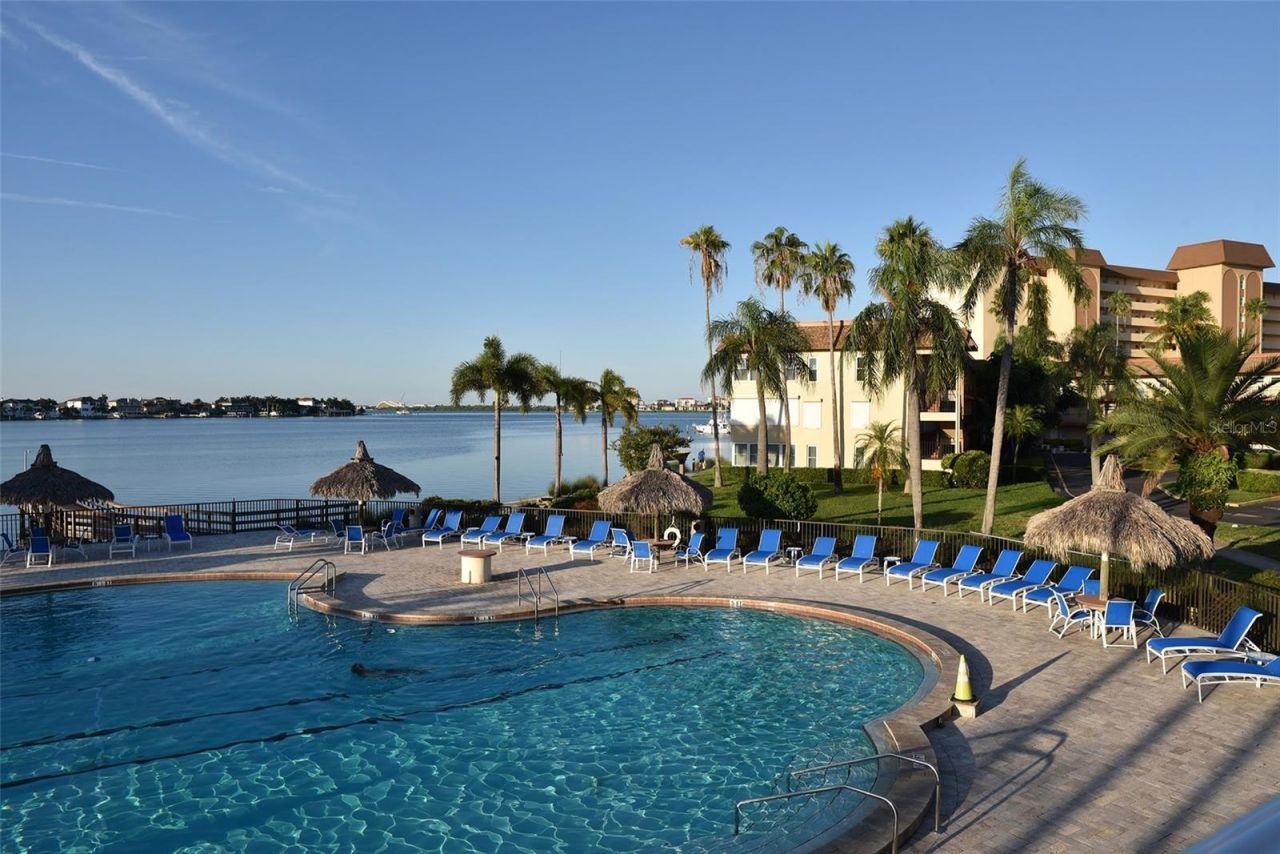 4900 Brittany Drive S, Unit 808, Saint Petersburg, FL 33715 Photo