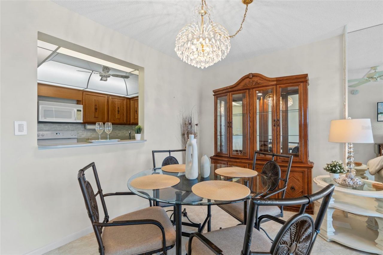 4900 Brittany Drive S, Unit 808, Saint Petersburg, FL 33715 Photo