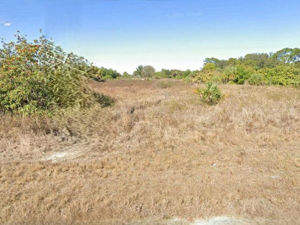 769 SHARK LANE , LABELLE, FL 33935