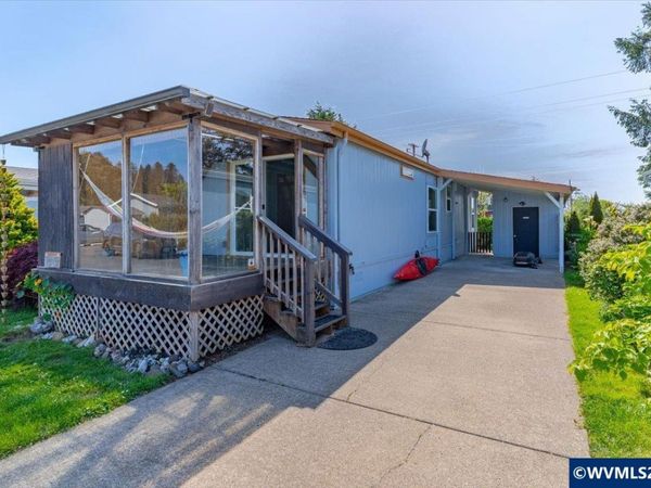 955 NE Mill St, Waldport, OR 97394