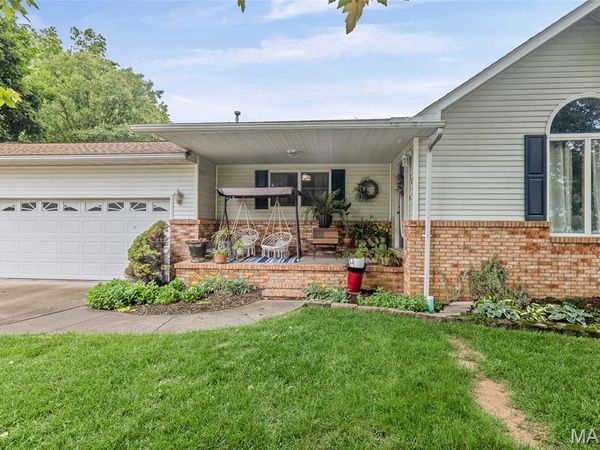 201 Cross Creek Drive, Bethalto, IL 62010