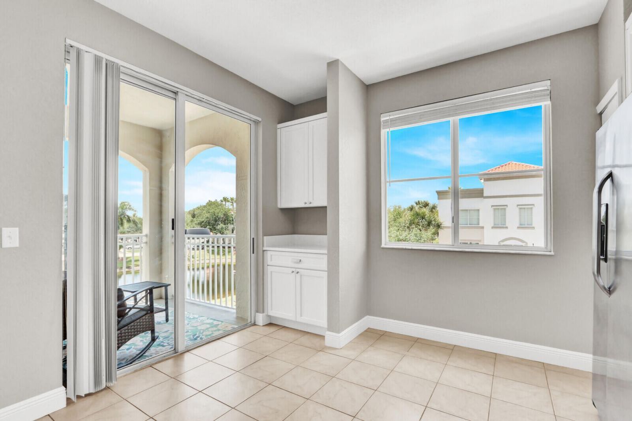 11037 Legacy Boulevard, Unit 302, Palm Beach Gardens, FL 33410 Photo