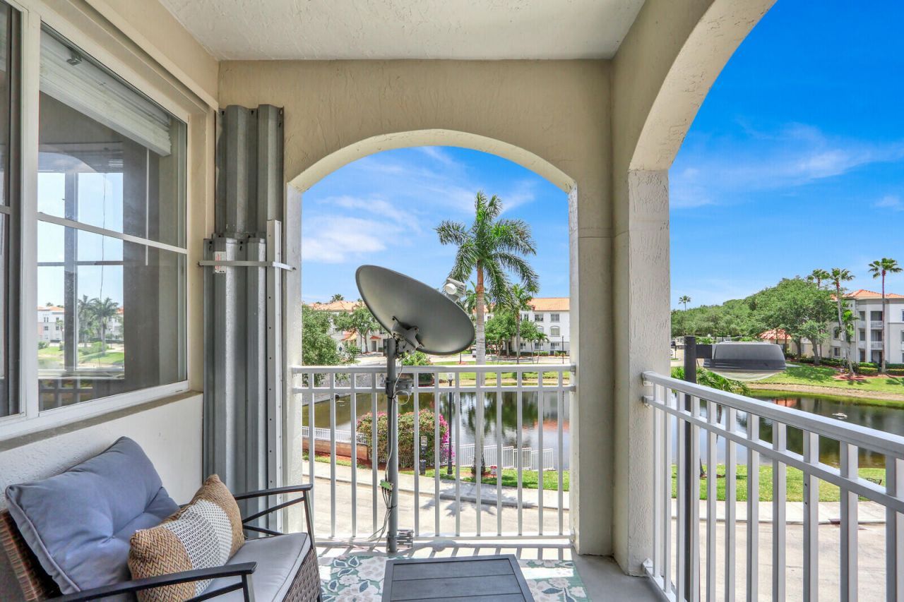 11037 Legacy Boulevard, Unit 302, Palm Beach Gardens, FL 33410 Photo