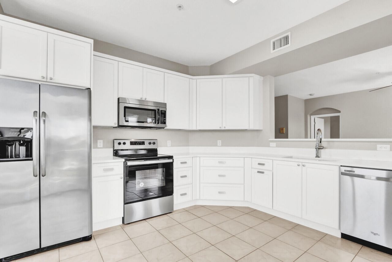 11037 Legacy Boulevard, Unit 302, Palm Beach Gardens, FL 33410 Photo